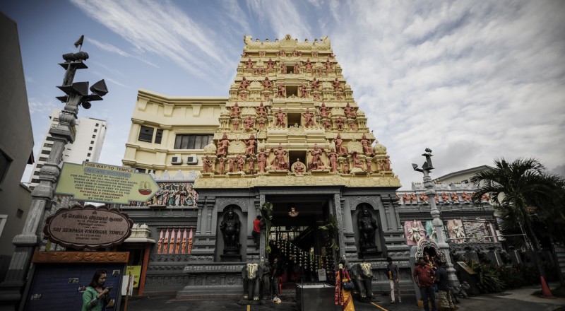 Spirited & Richly Detailed Indian Wedding Ceremony of Pravin & Prithi at Sri Senpaga Vinayagar Temple