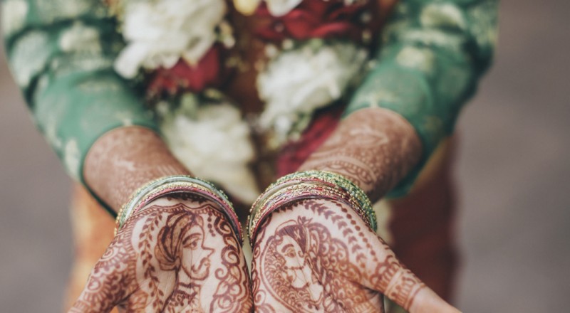 Spirited & Richly Detailed Indian Wedding Ceremony of Pravin & Prithi at Sri Senpaga Vinayagar Temple