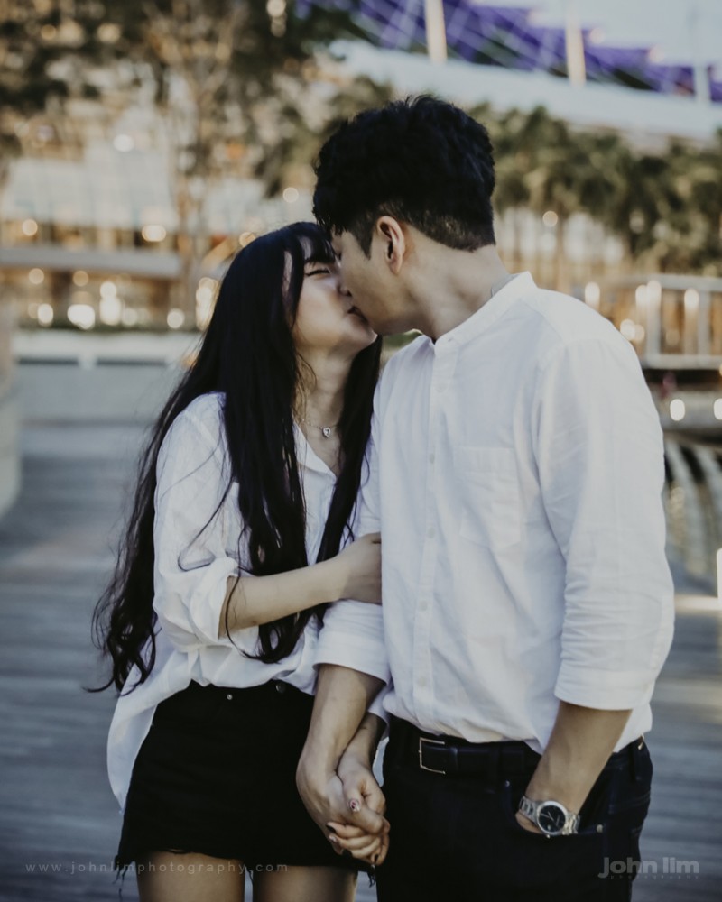 Korean Couple Surprise Proposal in Singapore, proposal engagement wedding photography Singapore MBS Marina Bay Sands