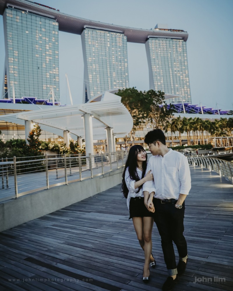 Korean Couple Surprise Proposal in Singapore, proposal engagement wedding photography Singapore MBS Marina Bay Sands